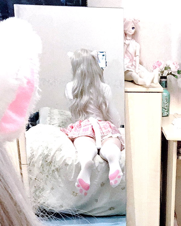 candy_balll instagram image archive image