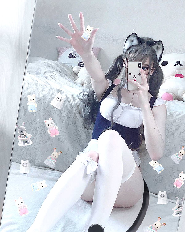 candy_balll instagram image archive image