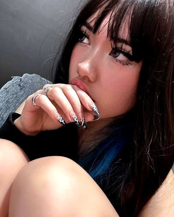 carmen.lial instagram image archive image