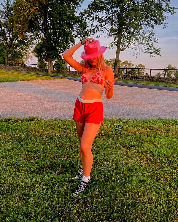 carmenrose._ instagram image archive image