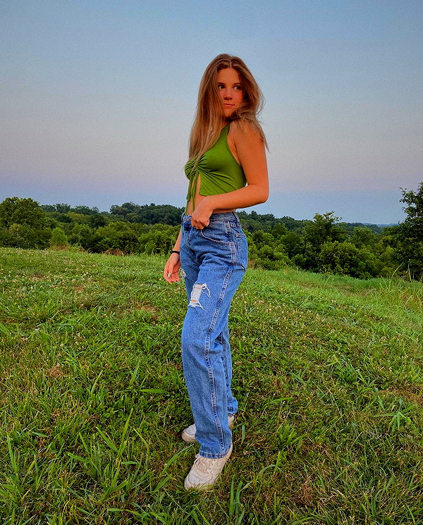 carmenrose._ instagram image archive image