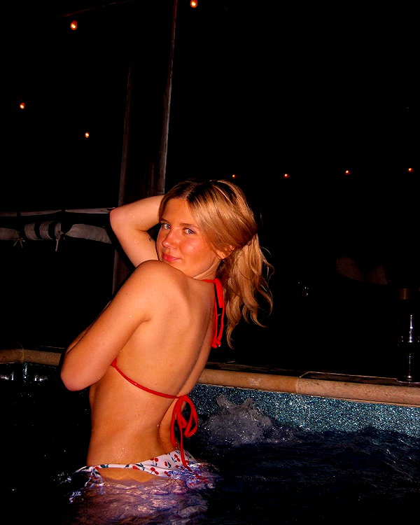 carmenrose._ instagram image archive image