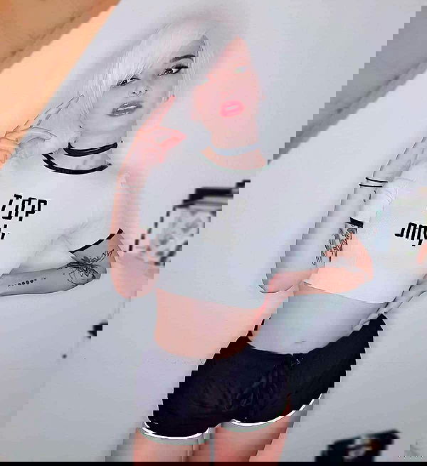 cata.leyah image ~ Altpins