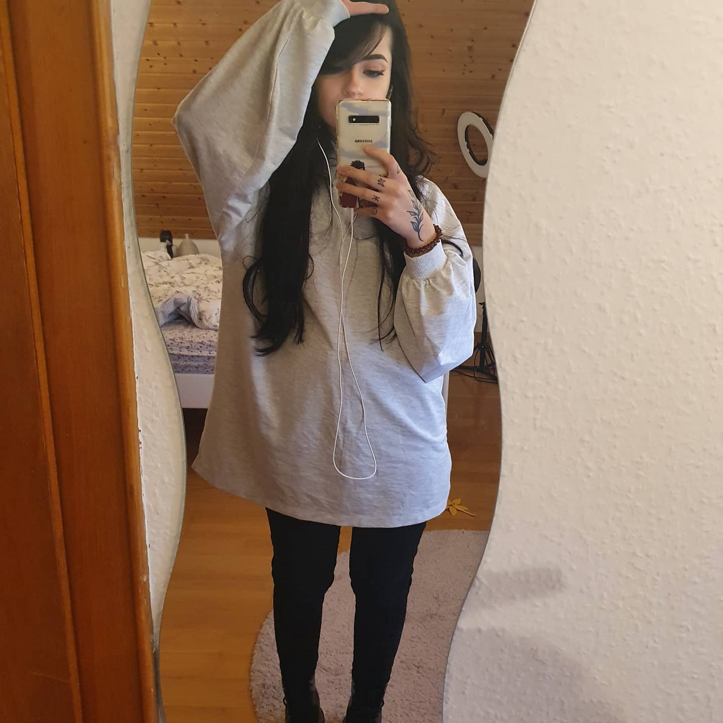 cata.leyah instagram image archive image