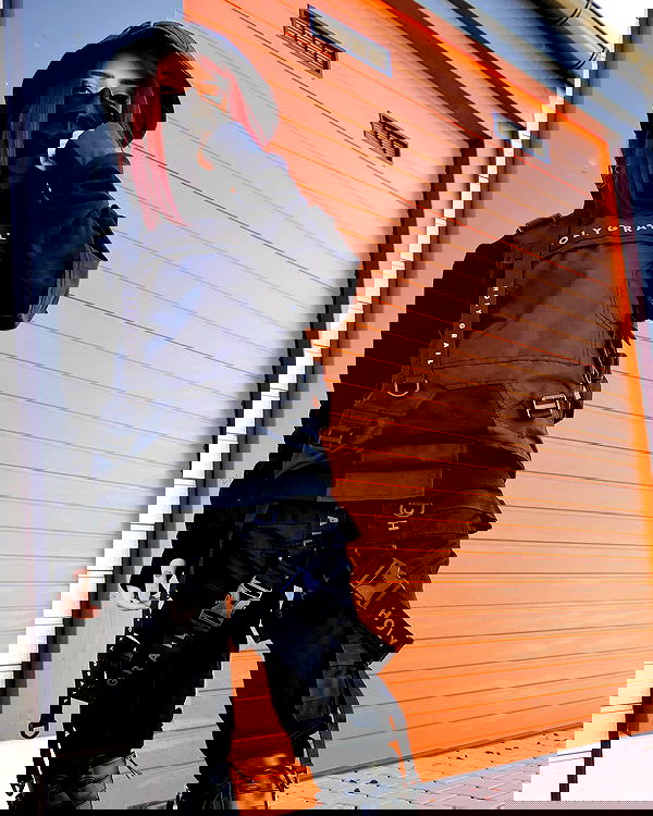 cata.leyah image ~ Altpins