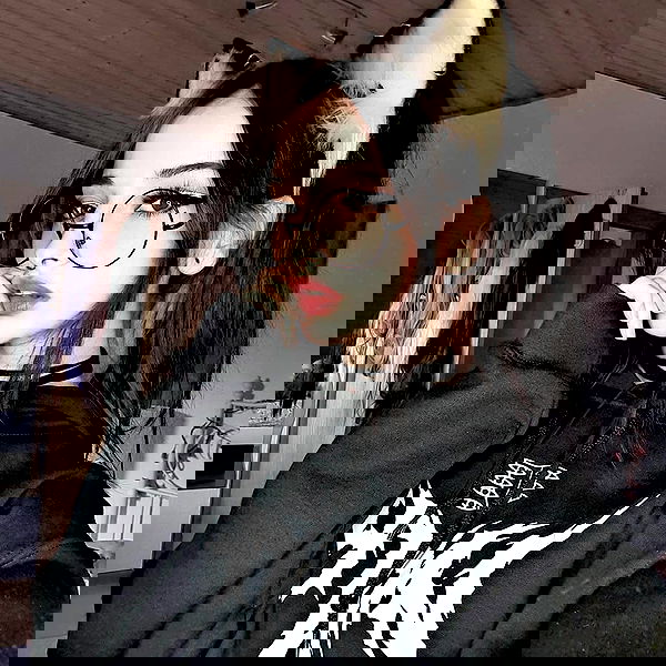 cata.leyah image ~ Altpins