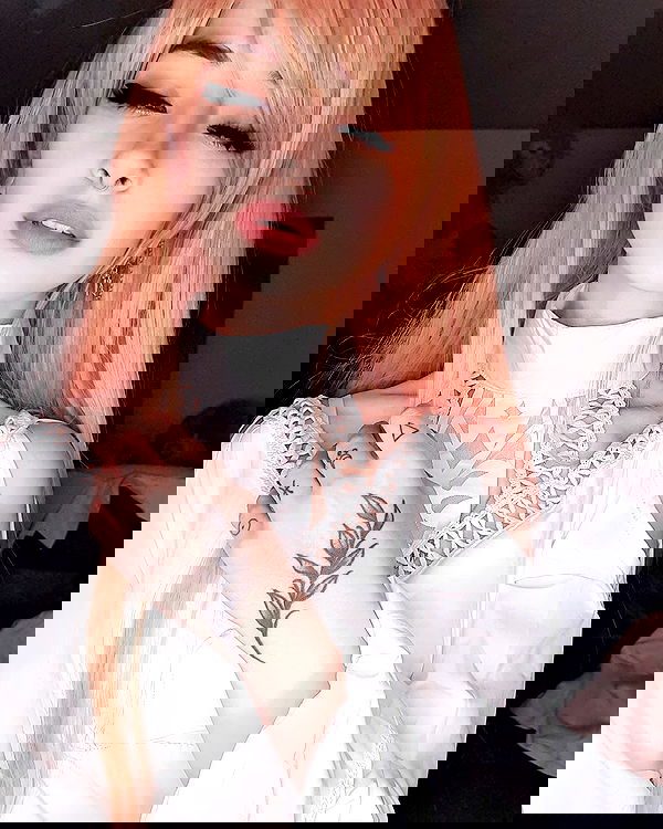 cata.leyah image ~ Altpins