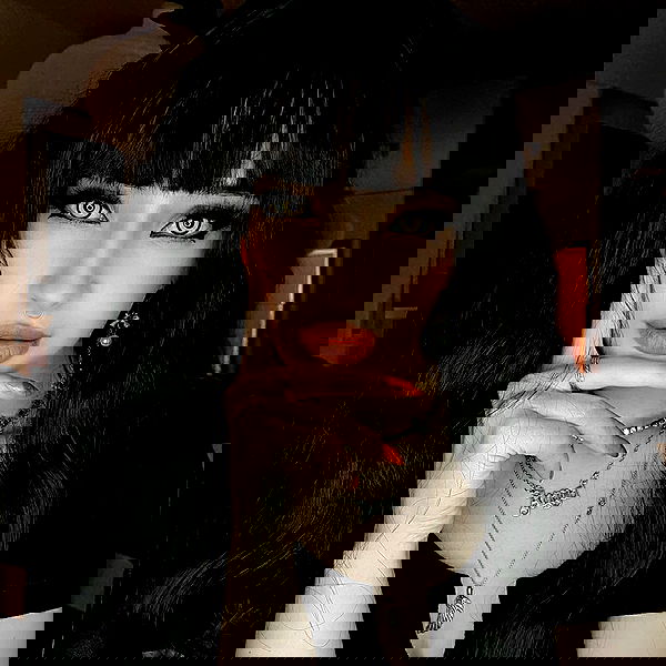 cata.leyah image ~ Altpins