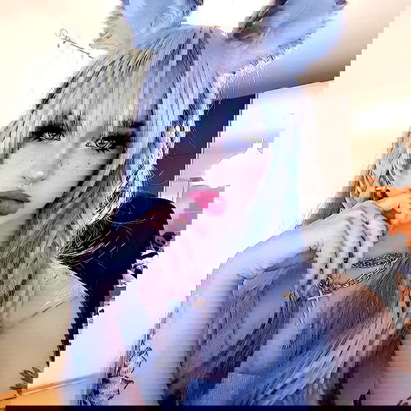 cata.leyah image ~ Altpins