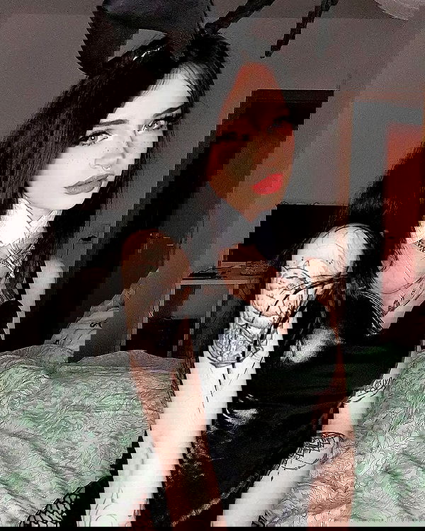 cata.leyah image ~ Altpins