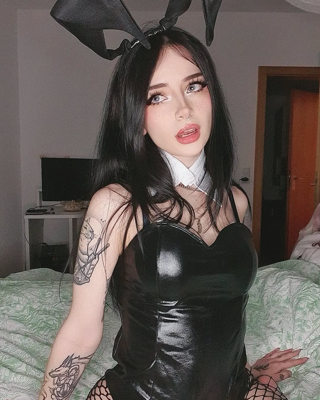 cata.leyah instagram image archive image