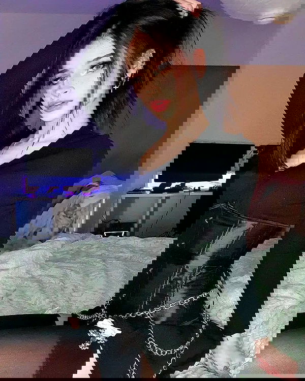 cata.leyah image ~ Altpins