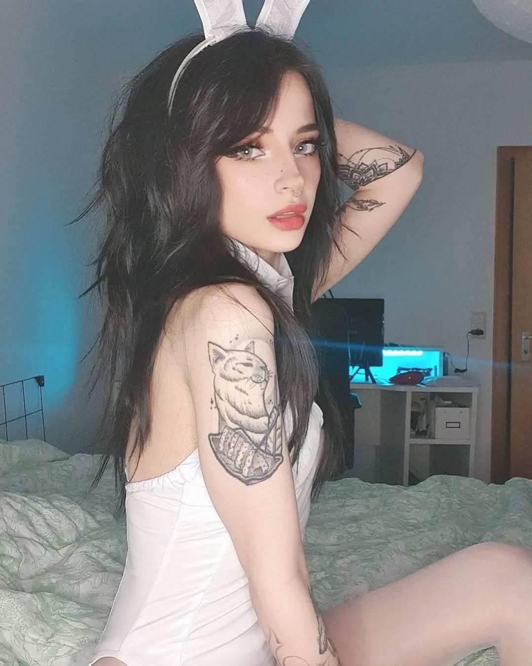 cata.leyah instagram image archive image