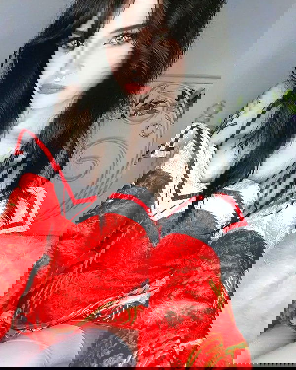 cata.leyah image ~ Altpins