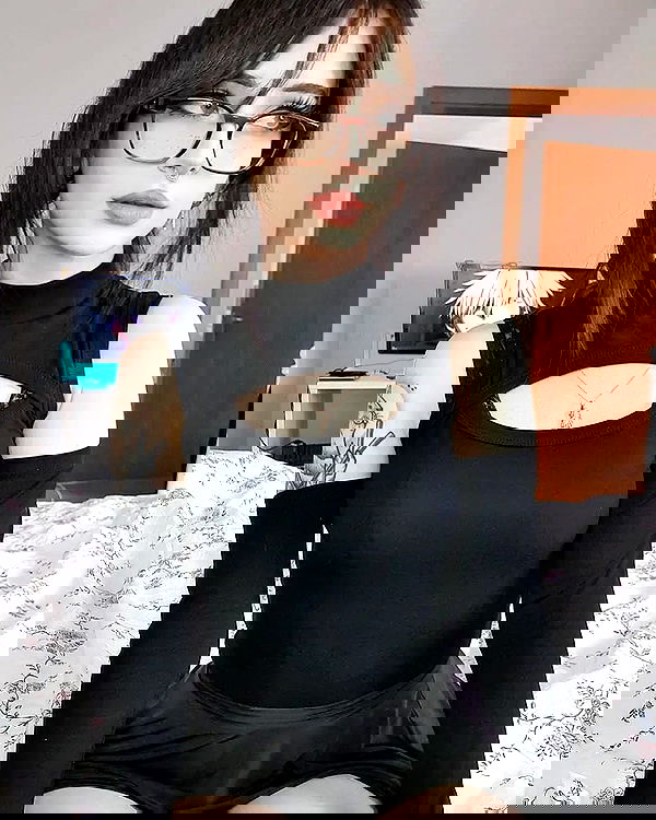 cata.leyah image ~ Altpins