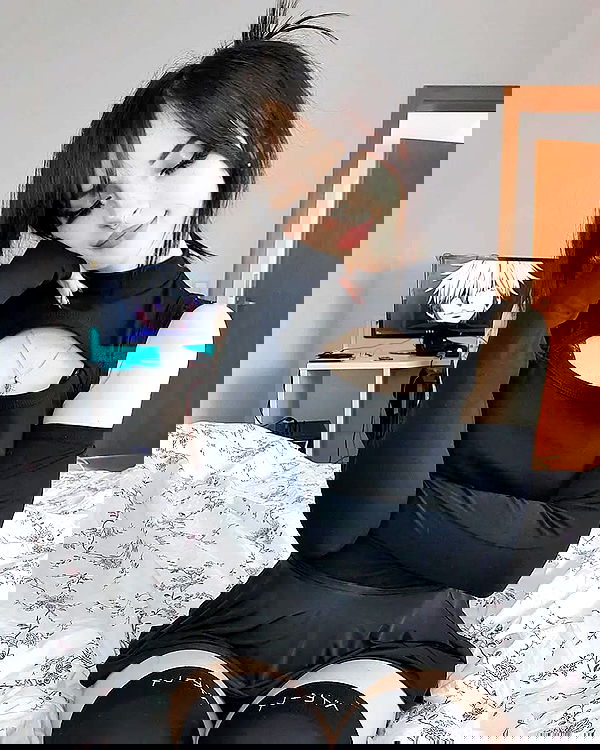 cata.leyah image ~ Altpins