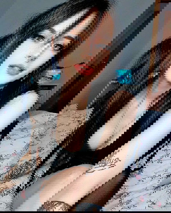 cata.leyah image ~ Altpins