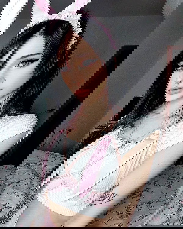 cata.leyah image ~ Altpins