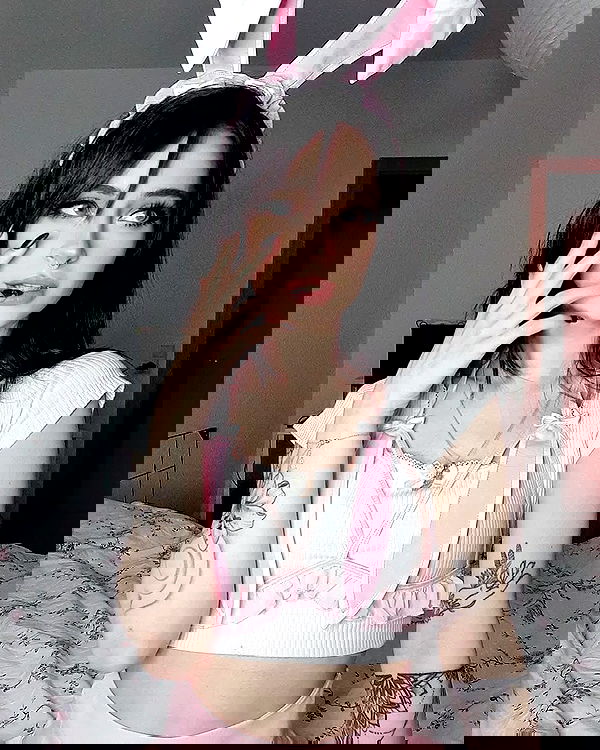 cata.leyah image ~ Altpins