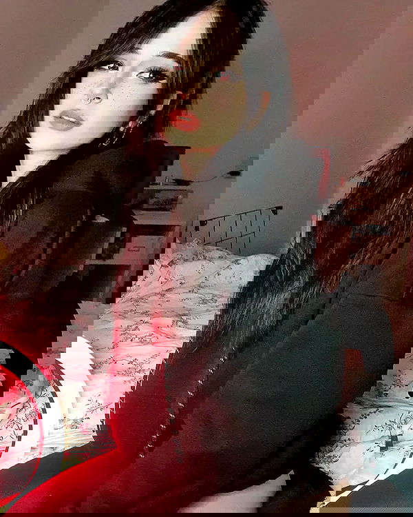 cata.leyah image ~ Altpins