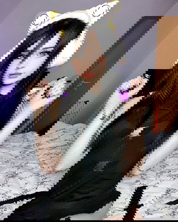 cata.leyah image ~ Altpins