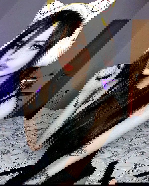 cata.leyah image ~ Altpins