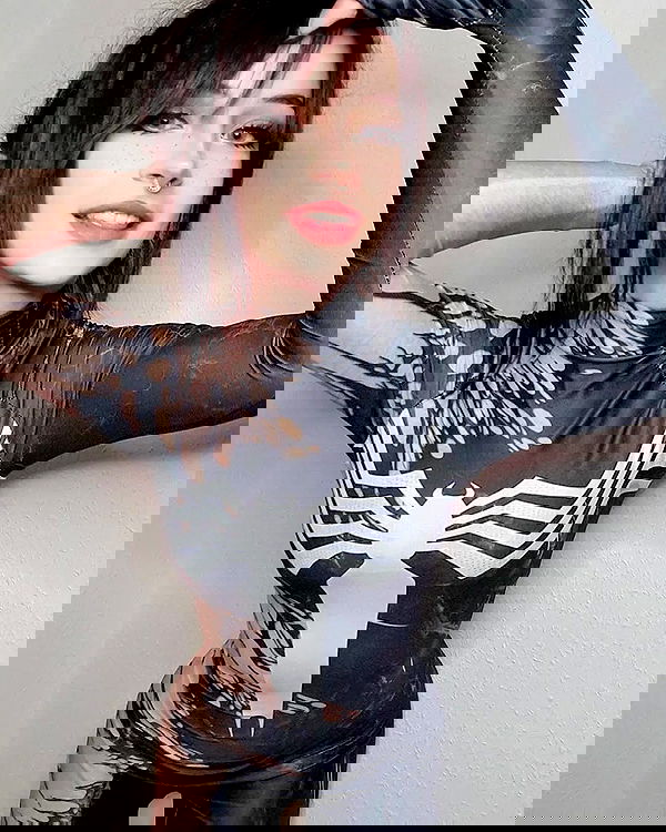 cata.leyah image ~ Altpins