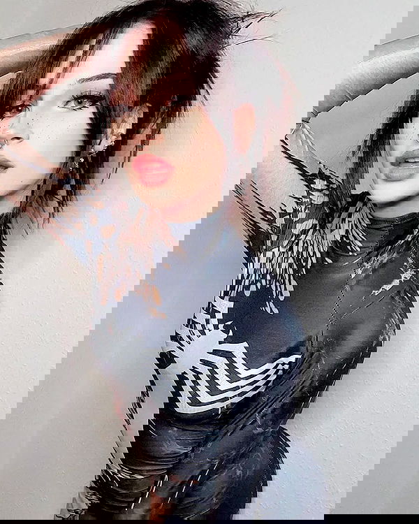 cata.leyah image ~ Altpins