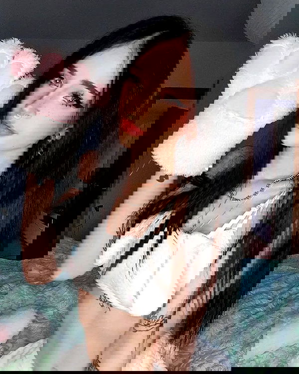 cata.leyah image ~ Altpins