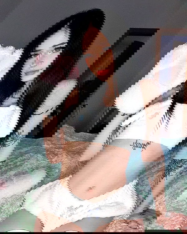 cata.leyah image ~ Altpins