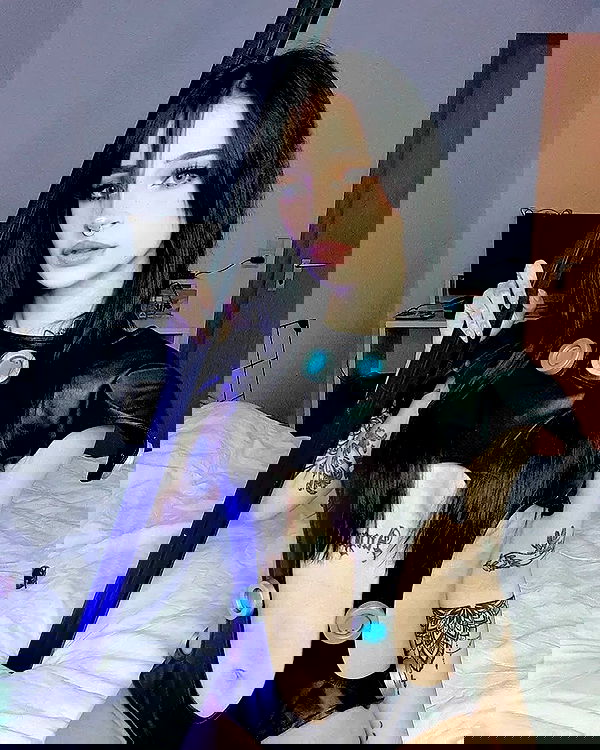 cata.leyah image ~ Altpins