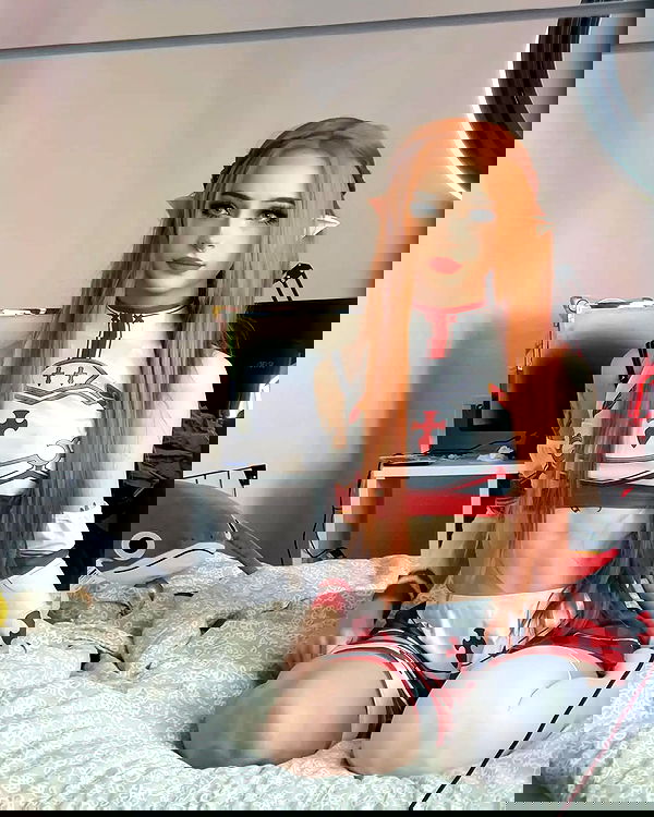 cata.leyah image ~ Altpins