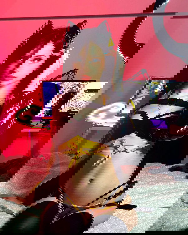 cata.leyah image ~ Altpins