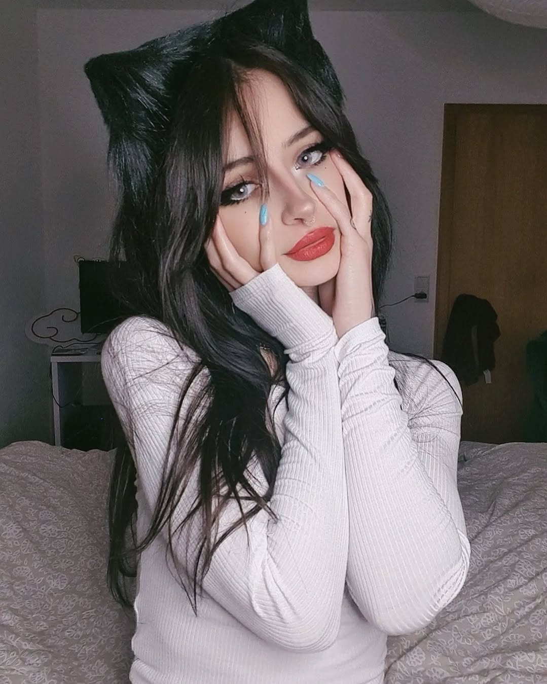 cata.leyah instagram image archive image