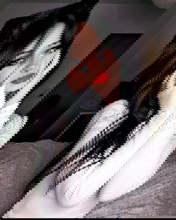 cata.leyah image ~ Altpins