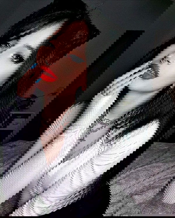 cata.leyah image ~ Altpins