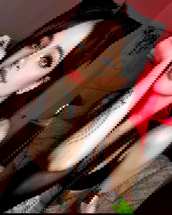 cata.leyah image ~ Altpins