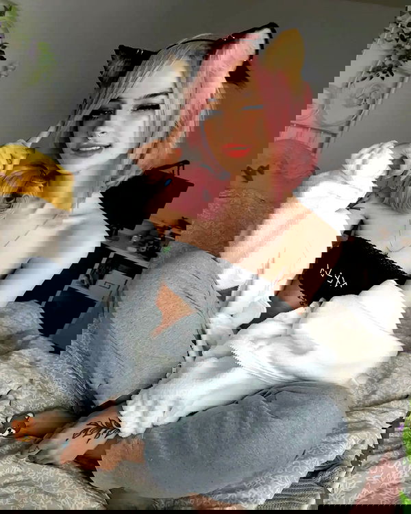 cata.leyah image ~ Altpins