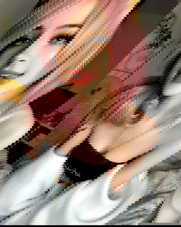 cata.leyah image ~ Altpins