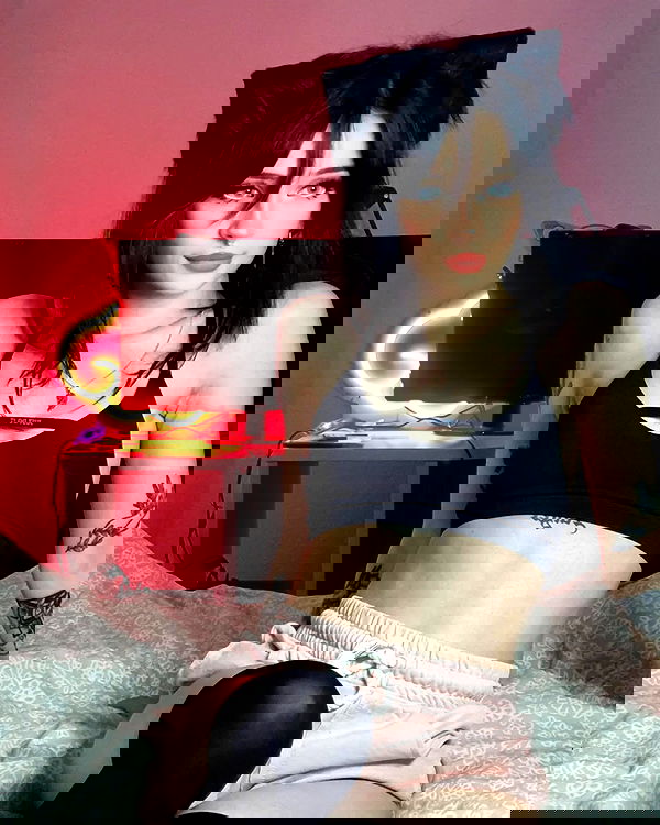 cata.leyah image ~ Altpins