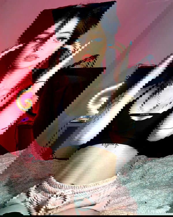 cata.leyah image ~ Altpins