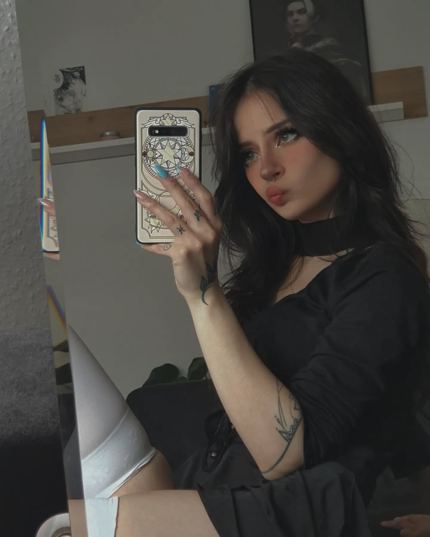 cata.leyah instagram image archive image