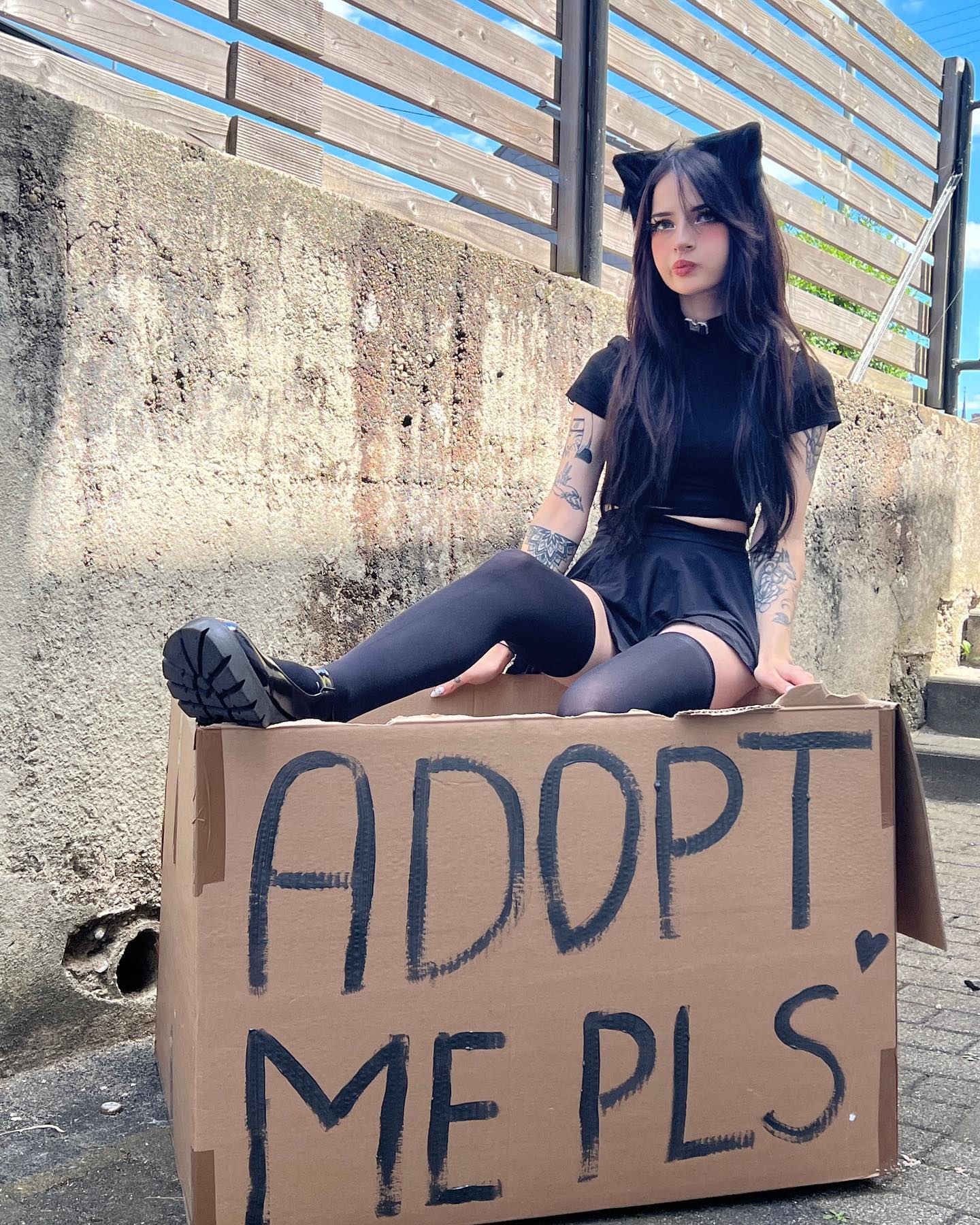 cata.leyah instagram image archive image