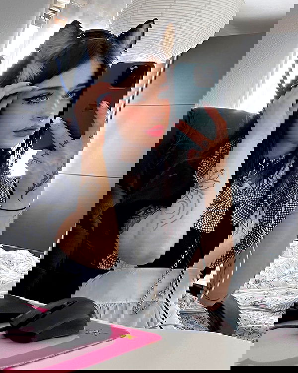 cata.leyah image ~ Altpins