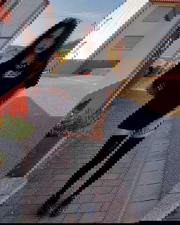 cata.leyah image ~ Altpins