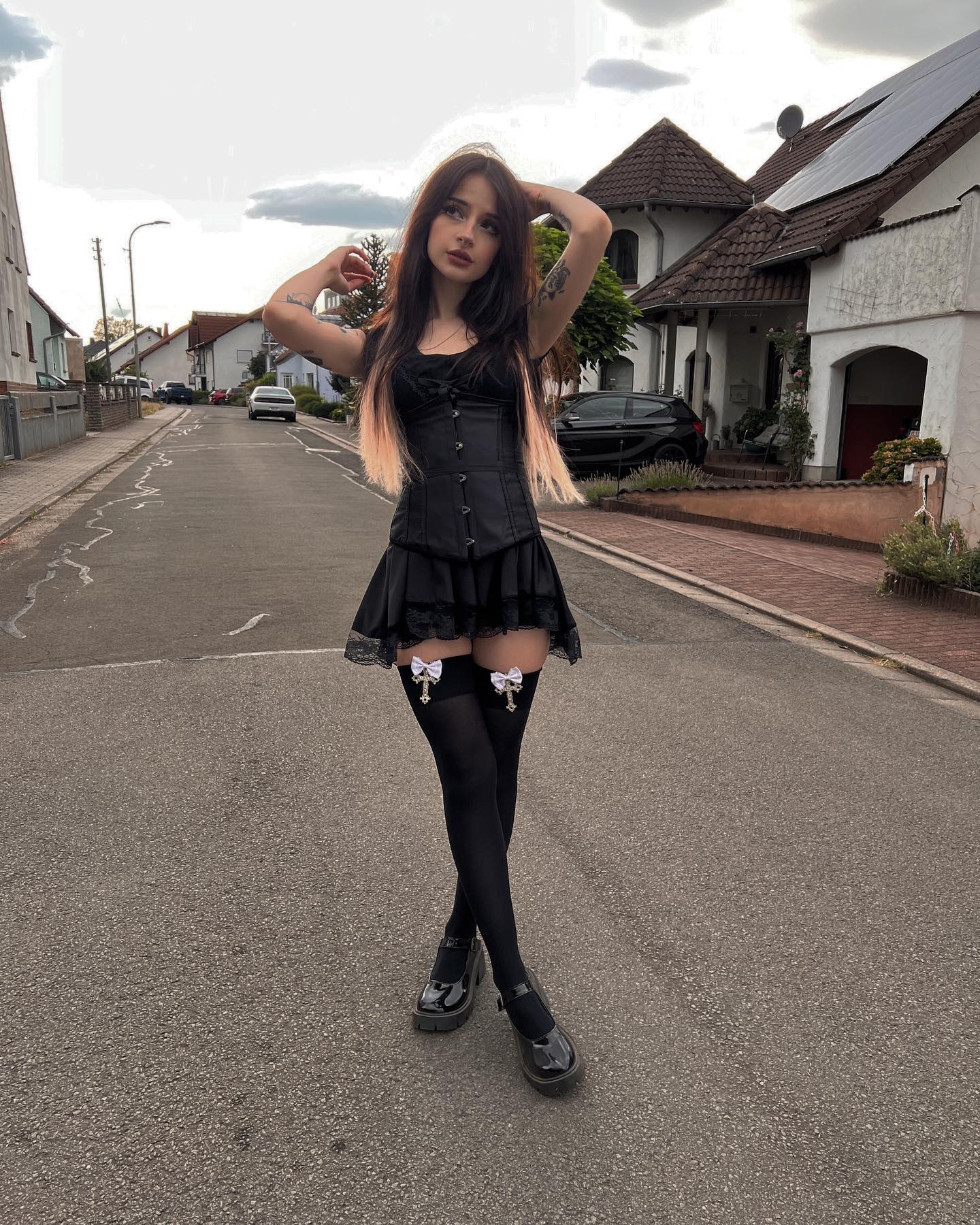 cata.leyah instagram image archive image