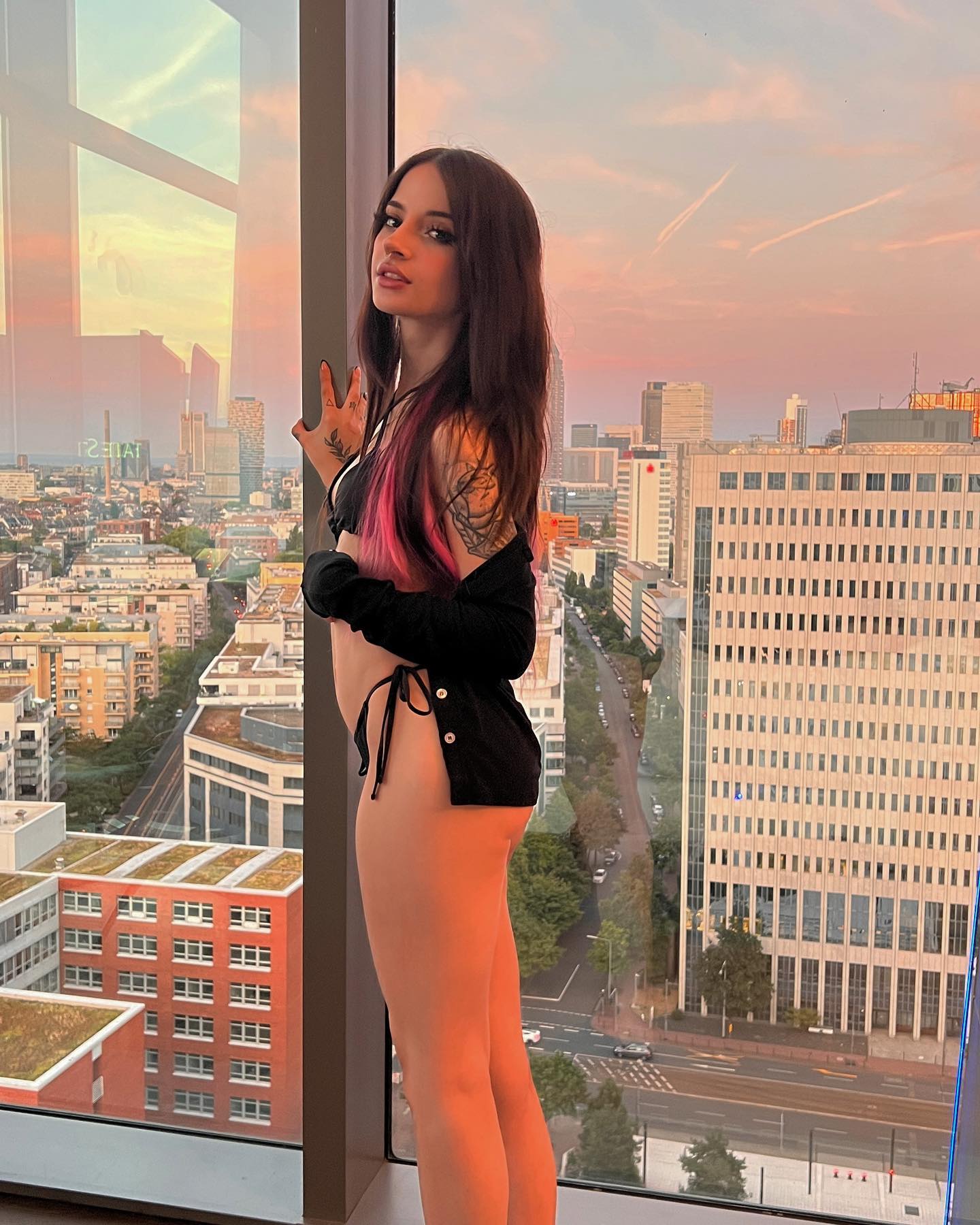 cata.leyah instagram image archive image