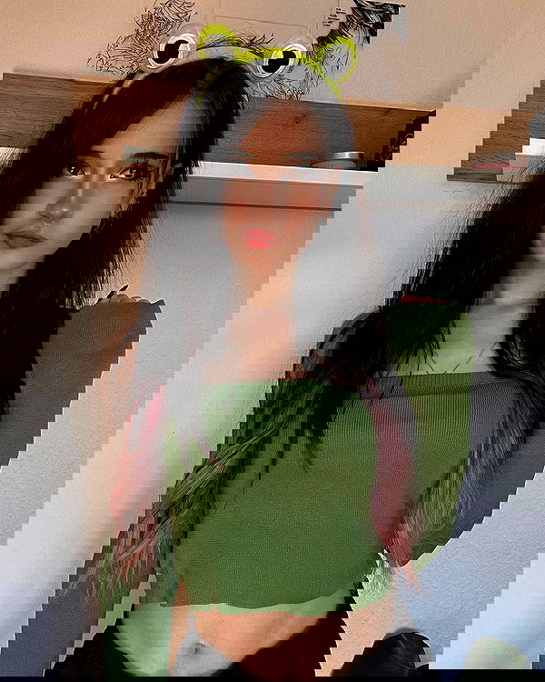 cata.leyah image ~ Altpins