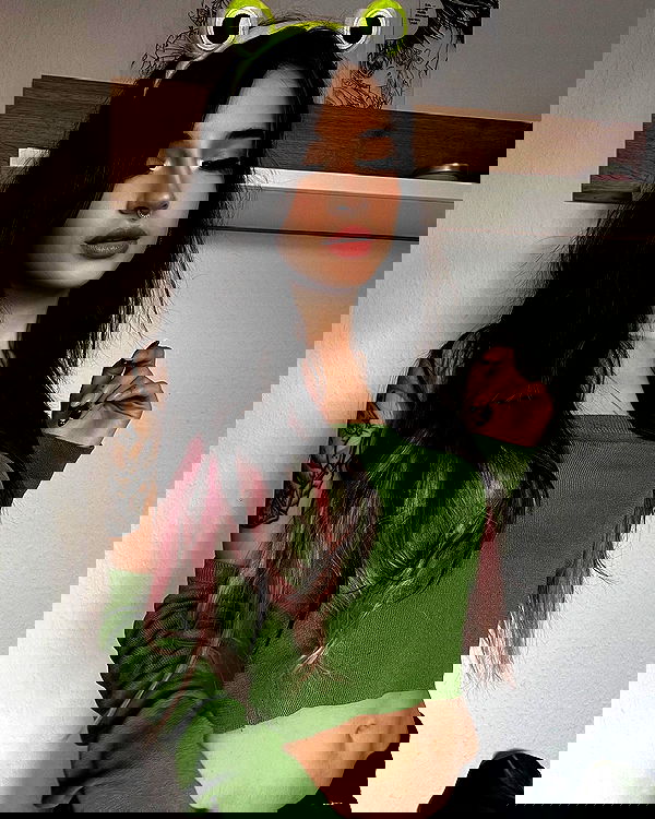 cata.leyah image ~ Altpins