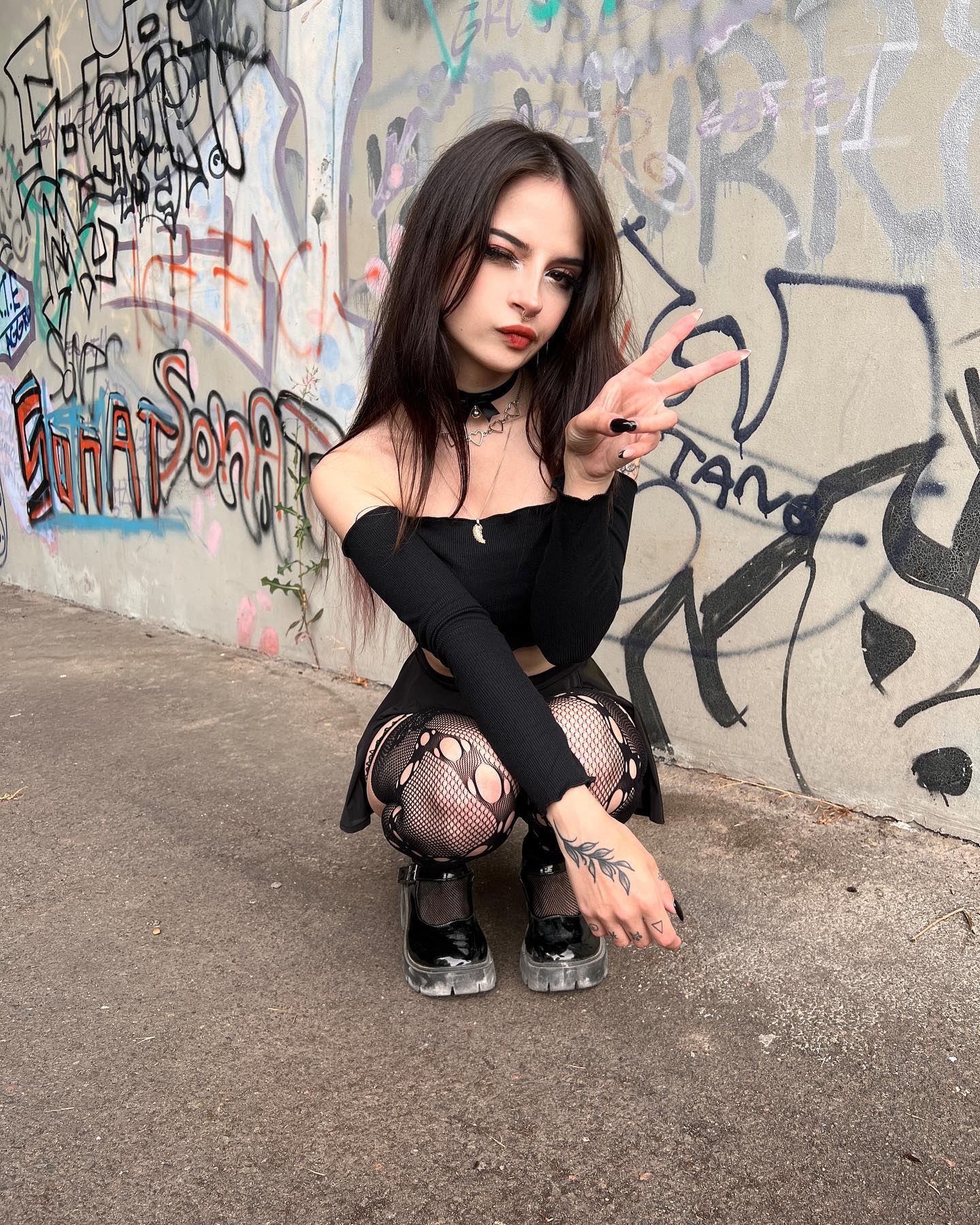 cata.leyah instagram image archive image